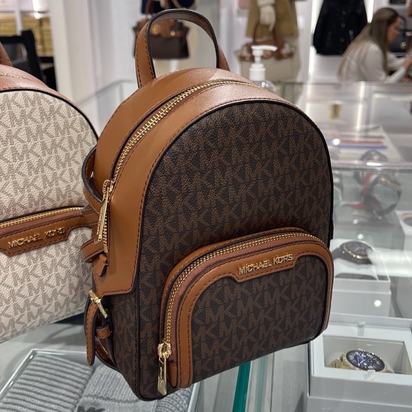 Michael Kors Ladies Backpack Bag Jaycee XS Conv Zip Backpack Brown - Picture 2 of 16